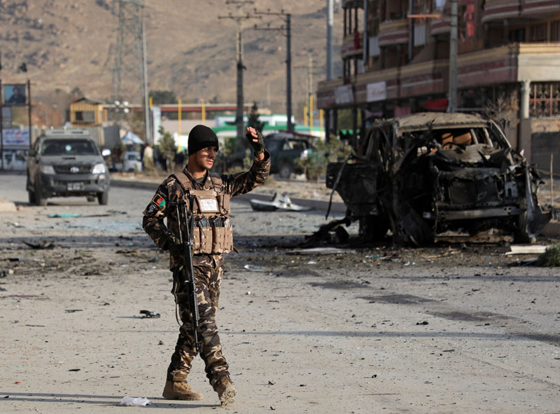 अफगानिस्तानमा कार बम आक्रमणमा कम्तिमा २६ जना सुक्षाकर्मीको मृत्यु