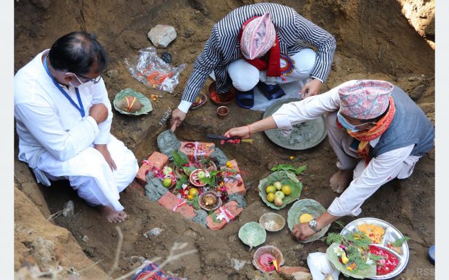 एकैदिन ३०९ स्थानीय तह र तीन वटा प्रदेशमा अस्पताल शिलान्यास