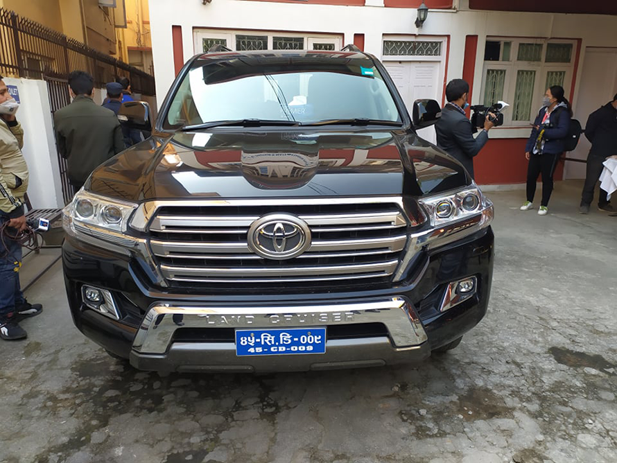 कतार रोजगारः अन्तर्वार्ता अनुगमनमा आएका कतारी टोलीलाई गाडी दिएको दूतावासको स्वीकारोक्ति