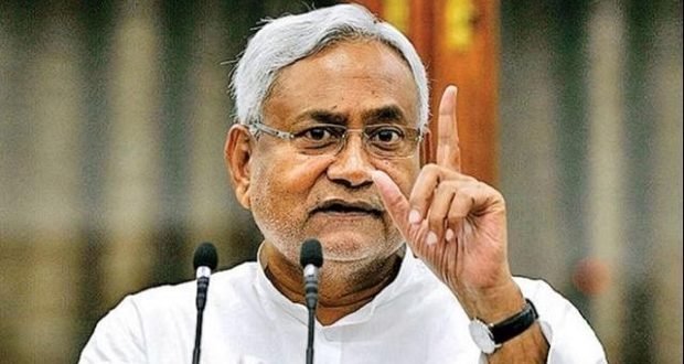 हरेक पटक नीतीश कुमार मुख्यमन्त्री बन्दा आफ्नो औंला काट्ने युवकले चौथौ औंला पनि काटे