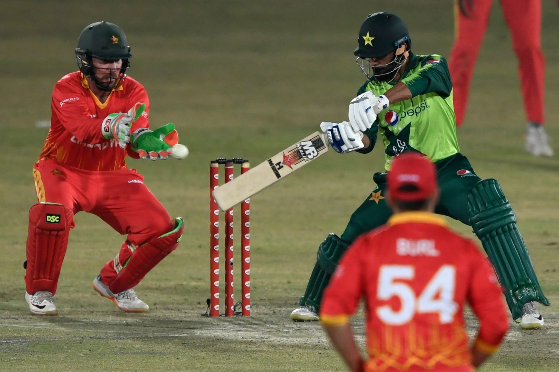 पहिलो टी–२०मा पाकिस्तानको सहज जित