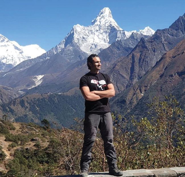 कतारका राजकुमारले गरे आमादब्लमको सफल आरोहण