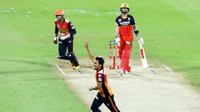 सन्दिप शर्माले आइपिएलमा रेकर्ड बनाउँदा कोहली र धोनीको नाममा लेखियो खराब रेकर्ड