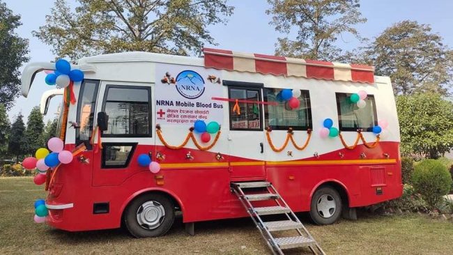 एनआरएनए घुम्ती रक्तवाहन भरतपुर महानगरपालिकालाई हस्तान्तरण