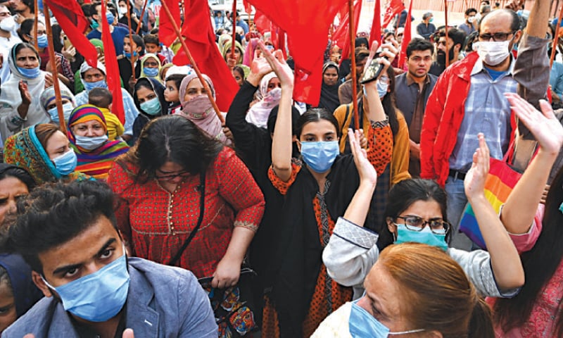 लाहोरको प्रदर्शनले सरकारलाई अप्ठेरो पर्ने पाकिस्तानका विपक्षी दलहरुको दाबी