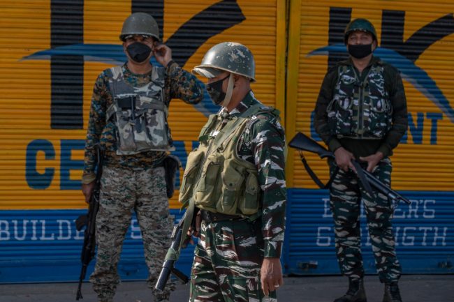 काश्मिरमा स्थानीय चुनाव पछि भारतद्वारा ७५ जना राजनीति कार्यकर्ता पक्राउ