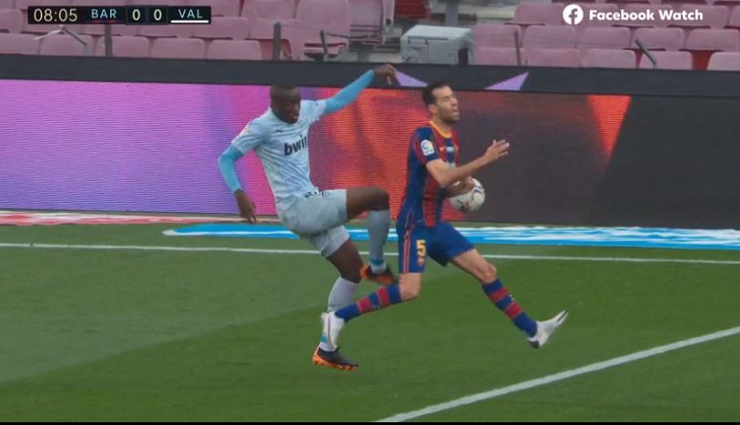 ला लिगामा बार्सिलोना र भ्यालेन्सियाबीच खेल जारी (लाईभ भिडियो)