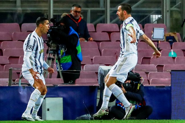 बार्सिलोना युभेन्टससँग ३–० ले पराजित