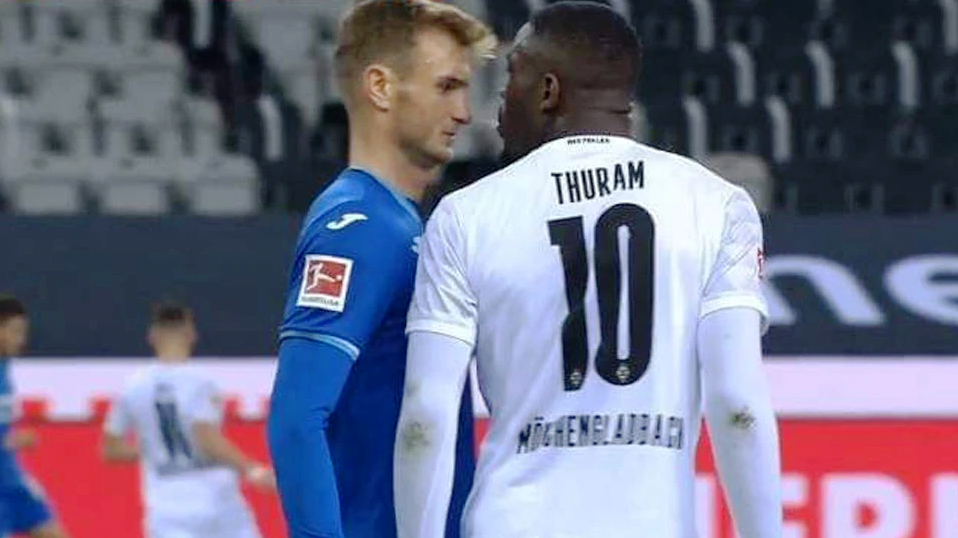 बिपक्षी खेलाडीलाई थुक्दा पाँच खेलमा प्रतिबन्ध