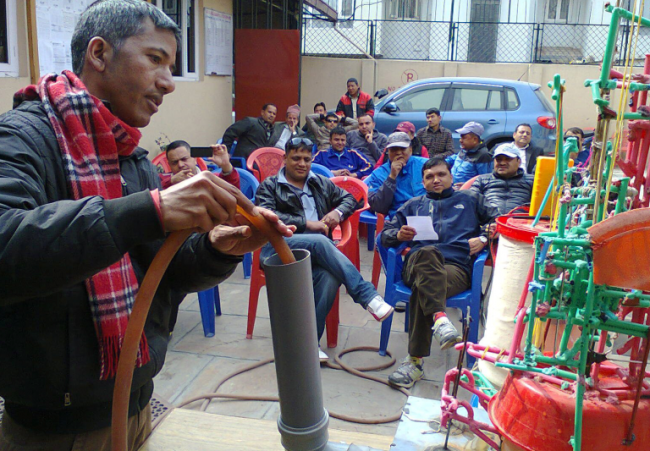 आर्किमिडिजको सिद्धान्तमा देखिएकाे समस्या समाधान गरेका वैज्ञानिक कुँवरद्वारा ‘गोमन सङ्गीतलिपि’को आविष्कार