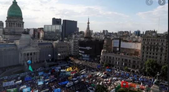 अर्जेन्टिनामा नयाँ सम्पति कानुन : पुँजिपतिसँग कर असुल गरी कोरोनाको औषधिमा खर्च