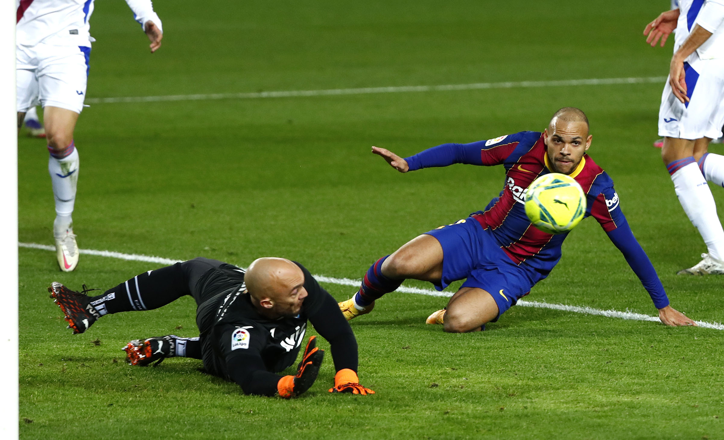 बार्सिलोना ऐबरसँग बराबरीमा