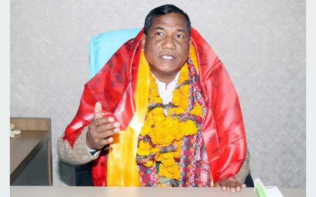 स्वदेशमै रोजगारीको वातावरण निर्माण गर्नेतर्फ लागि पर्छुः मन्त्री चौधरी