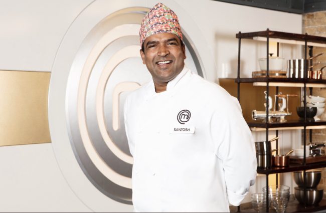 भारतीय परिकार छाडेर यसकारण रोजे सन्तोषले नेपाली परिकार