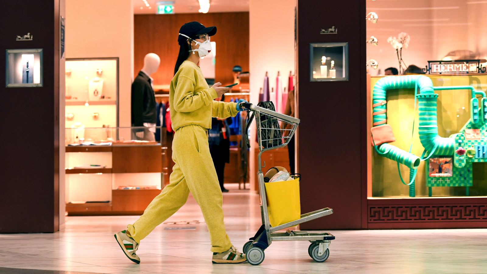 नेदरल्याण्ड सरकारले बेलायतबाट आउने उडानमा प्रतिबन्ध लगायो