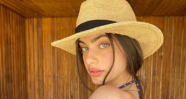 को हुन् संसारकै सबैभन्दा सुन्दर महिला घोषित भएकी १९ वर्षकी किशोरी ?