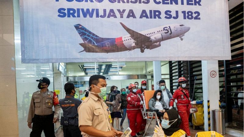 समुद्रमा खसेको बोइङमा ‘दयालु विमानचालक’देखि नवविवाहित दम्पतीसम्म