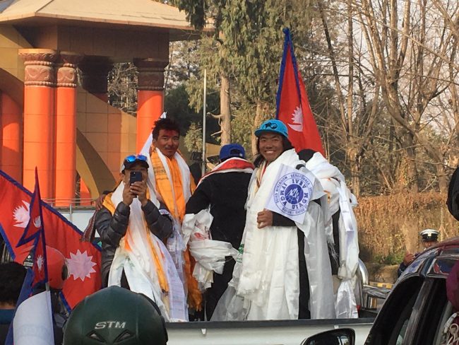 ‘केटू’ आरोहणका गर्ने कीर्तिमानी आरोहीलाई काठमाडौँमा भव्य स्वागत (फाेटाेफिचर)