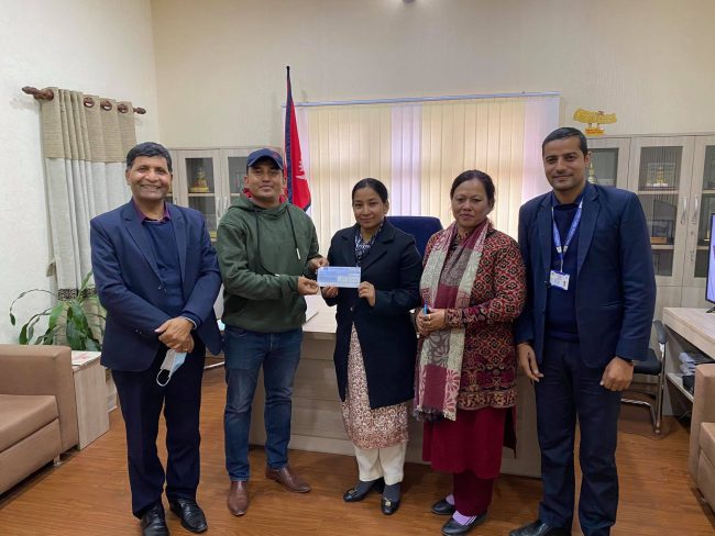 धुर्मुस सुन्तली फाउण्डेसनलाई भरतपुर महानगरले दियो चार करोड