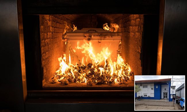 छोरीले ‘मृत’ आमालाई जलाउनै लाग्दा केही सेकेण्ड पहिले आमा जीवितै भएको थाहा पाएपछि…