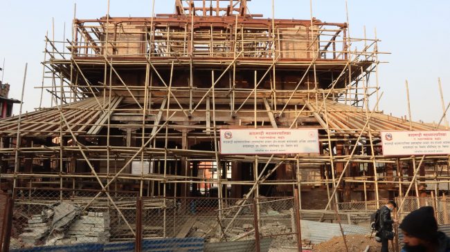 ठडिँदै छन् सम्पदा : काष्ठमण्डपकाे पुर्ननिर्माण  ८० प्रतिशत सकियाे