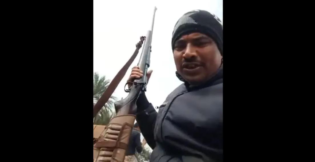 हातमा बन्दुक बोकेर बालबालिकालाई क, ख पढाउने शिक्षक ! प्रहरीले अनुसन्धान थाल्यो