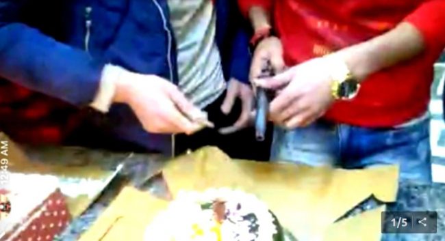 जन्म दिनमा पेस्तोलले केक काटेपछि…