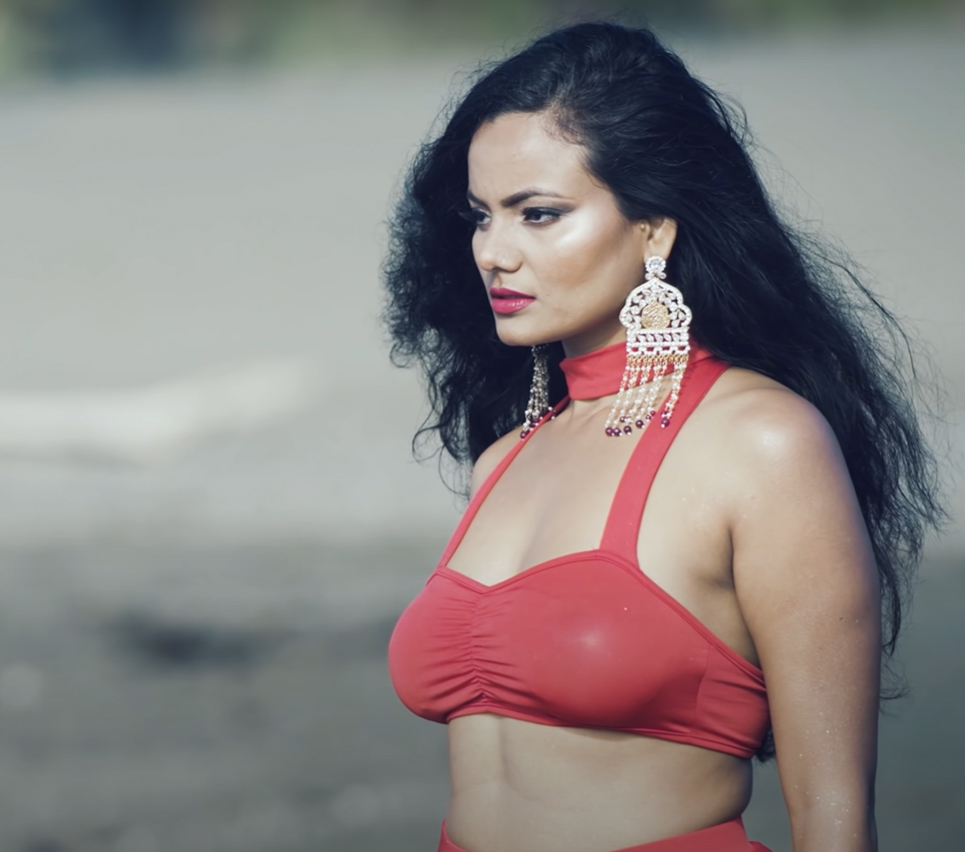 ‘रक द भाइब्ज व्याण्ड’ को  नयाँ गीतमा ब्राजिलियन मोडल  (भिडियो)