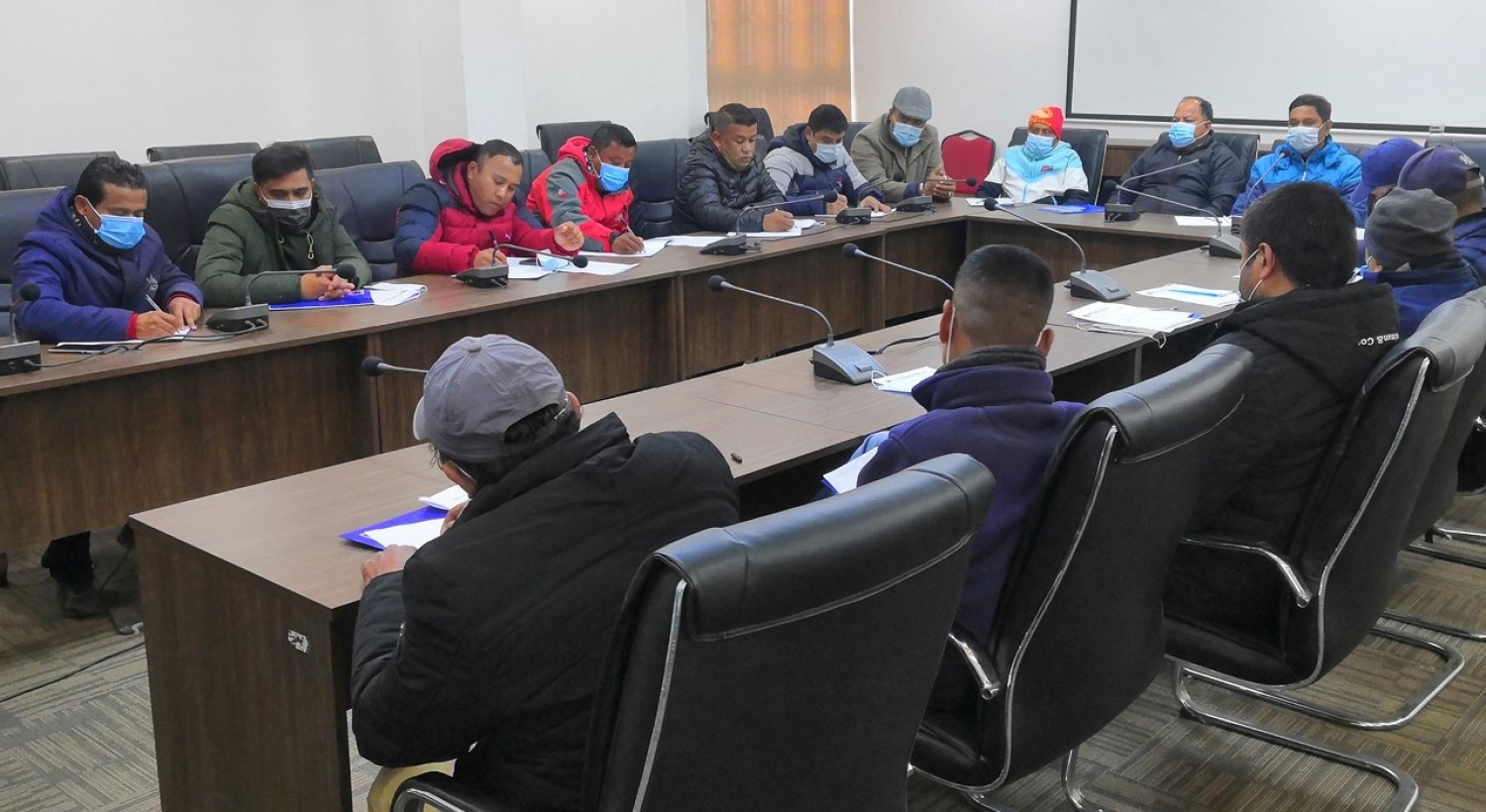 एन्फाद्वारा नियमहरू माथि ‘बी’ डिभिजन क्लबहरूसँग छलफल