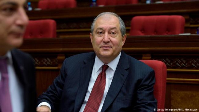 कोरोनाबाट सङ्क्रमित अर्मेनियाका राष्ट्रपति अस्पताल भर्ना