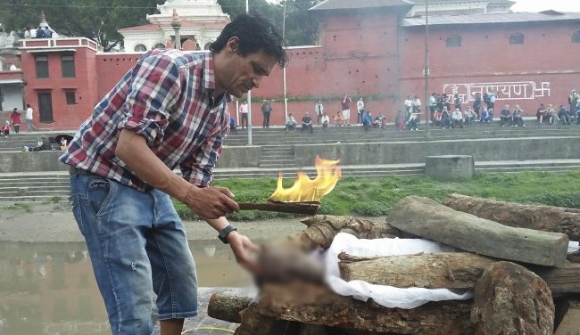 बाबुको त्यो मृत्यु जसले बस्नेतलाई बेवारिसे शवको ‘छोरो’ बनायो