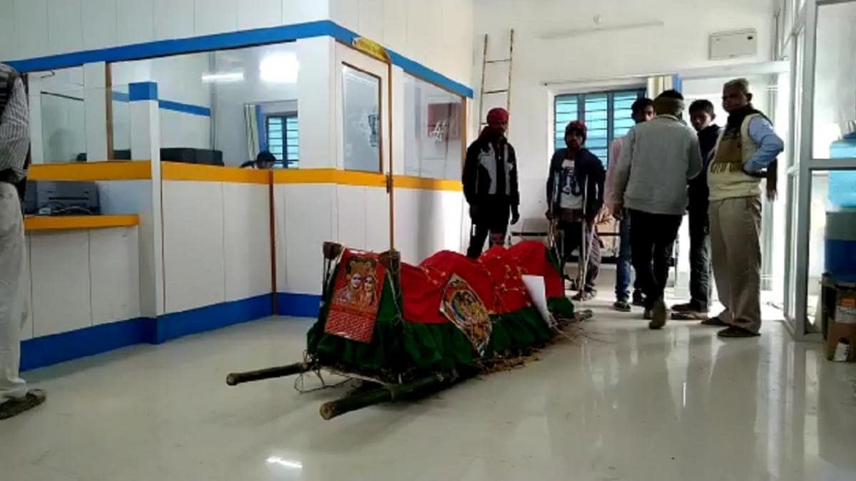 बैंकमा पैसा लिन पुग्यो लाश, कर्मचारीको सातो गयो