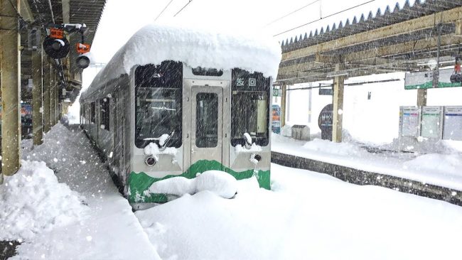 जापानमा हिउँमा परेर १३ जनाको मृत्यु, सयौं घाइते