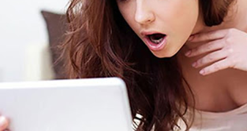 ‘परस्त्री’सँग अश्लील फोटो देखेपछि श्रीमानलाई छुरा हानिन् तर फोटोमा त उनी आफैं थिइन् !