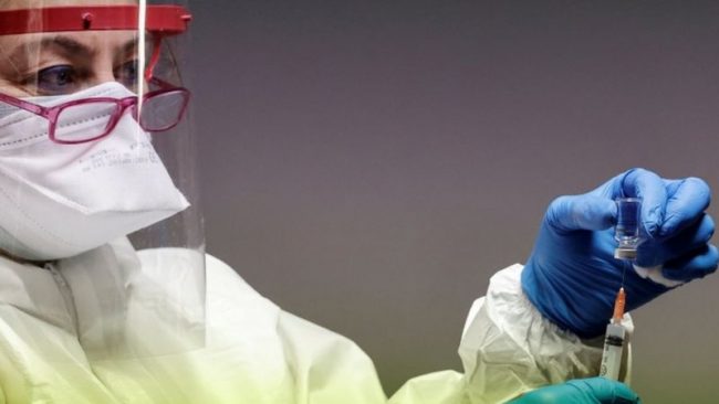 गरिब देशले कसरी पाउलान् कोरोनाविरुद्धको खोप