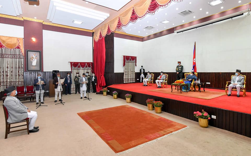 संवैधानिक आयोगका नवनियुक्त पदाधिकारीले शपथ ग्रहण गरे