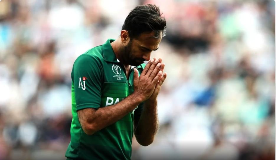 बाहिरि ब्यक्तिसँग भेटघाट गरेका कारण वहाब रियाज र डारेन सामी क्वारेन्टिनमा