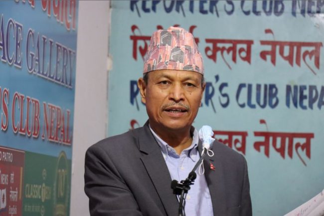 ह्विपको कुरा गर्ने ओली समूहका प्रमुख सचेतक भट्टराईलाई नै कारबाही गर्ने भीम रावलको चेतावनी