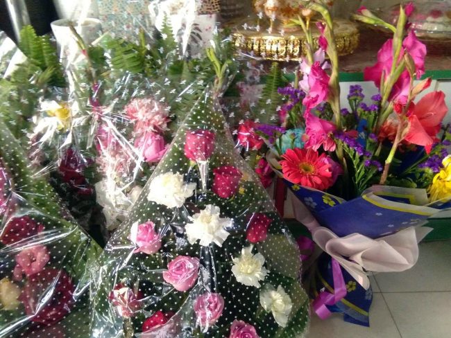 ‘रोज डे’ मा पनि फूल पसल सुनसान