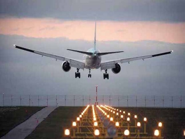 किन किने ऋणमा डुबेको इन्डियन एयरलाइन्स रतन टाटाले ?