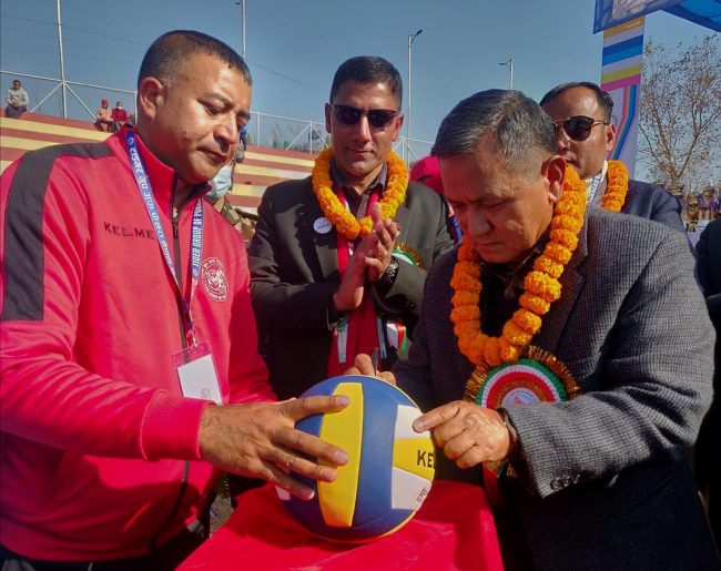 कोरोनाको पीडा भुलाउँदै शुरु भयो राष्ट्रिय महिला तथा पुरुष भलिबल