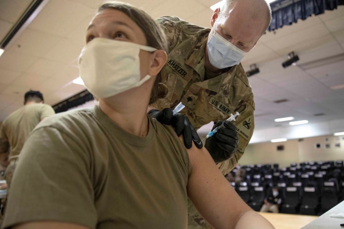 अमेरिकाले कोभिडको खोपका लागि सेना परिचालन गर्ने