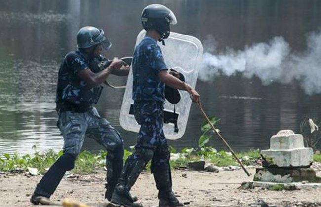 भारतीय बालुवा तस्कर र सशस्त्र प्रहरीबीच झडप, दुई सशस्त्र प्रहरी घाइते