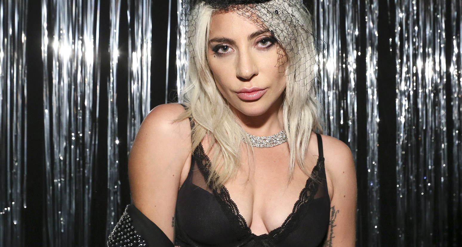 लेडी गागाका चोरी भएका दुई कुकुर फिर्ता ल्याइदिनेलाई पौने ६ करोड रुपैयाँ पुरस्कार