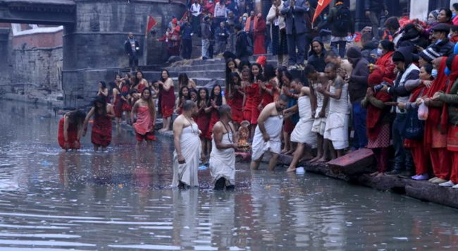 तीन दिने तीर्थयात्रापछि माधवनारायणका व्रतालुु शालीनदीमै