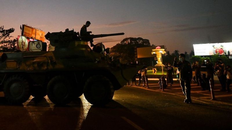 म्यान्मार कू: सेना सडकमा, इन्टरनेट सेवा अवरुद्ध