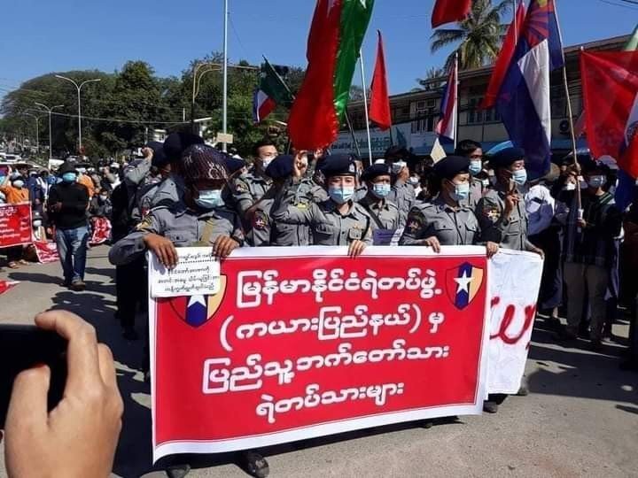 प्रहरीहरू पनि विरोधप्रदर्शनमा