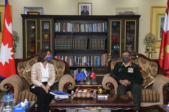 प्रधानसेनापति थापा र राजदूत नोना डिप्रेजबीच भेटवार्ता