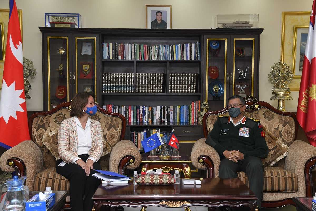 प्रधानसेनापति थापा र राजदूत नोना डिप्रेजबीच भेटवार्ता