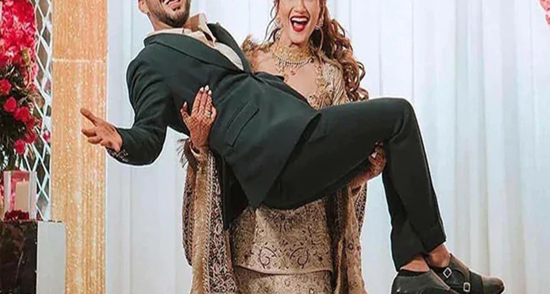 तनहुँमा श्रीमतीले श्रीमान् बोकेर दौडिने प्रतियोगिता हुँदै